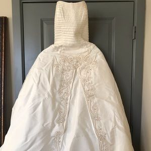 St. Pucchi couture wedding gown by Rani Totman.